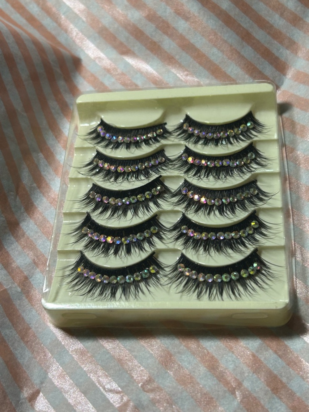 Rhinestone Accent Dramatic False Eyelashes - Black
